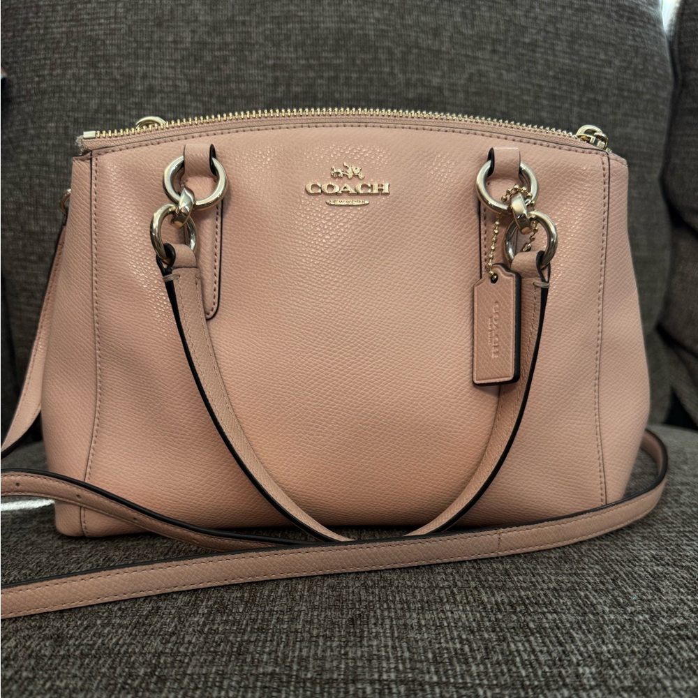 💗 Coach Blush Pink Pebbled Leather Crossbody – Classy, Cute & Totally Timeless 💗